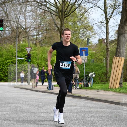 12.04.2026 - 45. Internationalen Wilhelmsburger Insellauf J. Mangold http://msf.ph/oto/9507732 12.04.2026 12:48:28 Ziel 3159, 4677, 4240, 4893, 4893, 3947, 5648, 4876 meine-sportfotos.de