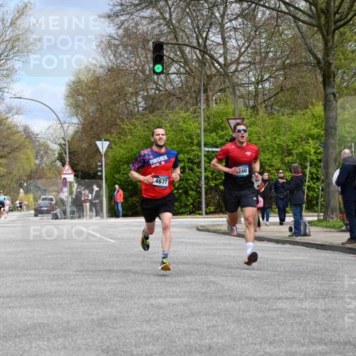 12.04.2026 - 45. Internationalen Wilhelmsburger Insellauf J. Mangold http://msf.ph/oto/9507742 12.04.2026 12:48:31 Ziel 3159, 4677, 4240, 4893, 3947, 5648, 4876, 2378, 5625 meine-sportfotos.de