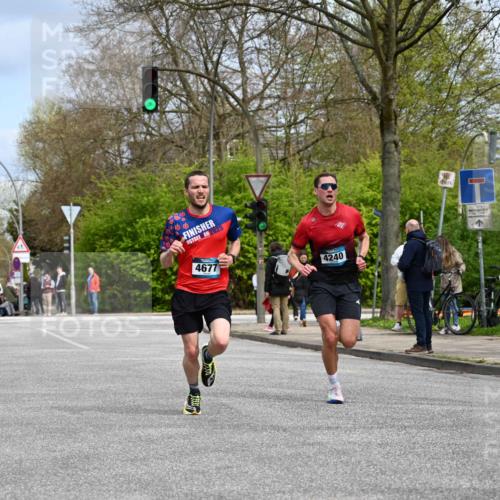 12.04.2026 - 45. Internationalen Wilhelmsburger Insellauf J. Mangold http://msf.ph/oto/9507748 12.04.2026 12:48:32 Ziel 3159, 4677, 4240, 4893, 3947, 5648, 4876, 2378, 5625 meine-sportfotos.de