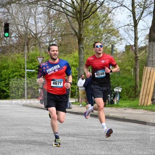 12.04.2026 - 45. Internationalen Wilhelmsburger Insellauf J. Mangold http://msf.ph/oto/9507755 12.04.2026 12:48:32 Ziel 3159, 4677, 4240, 4893, 3947, 5648, 4876, 2378, 5625 meine-sportfotos.de