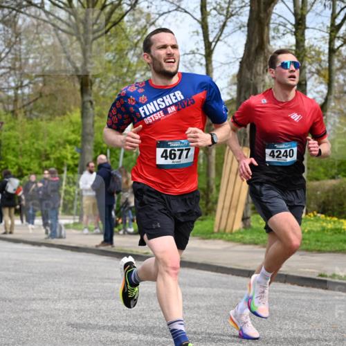 12.04.2026 - 45. Internationalen Wilhelmsburger Insellauf J. Mangold http://msf.ph/oto/9507762 12.04.2026 12:48:33 Ziel 3159, 4677, 4240, 4893, 3947, 3947, 5648, 4876, 2378, 5625 meine-sportfotos.de