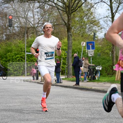 12.04.2026 - 45. Internationalen Wilhelmsburger Insellauf J. Mangold http://msf.ph/oto/9507781 12.04.2026 12:48:49 Ziel 4893, 3947, 5648, 4876, 2378, 5625, 5711, 5566, 3816 meine-sportfotos.de
