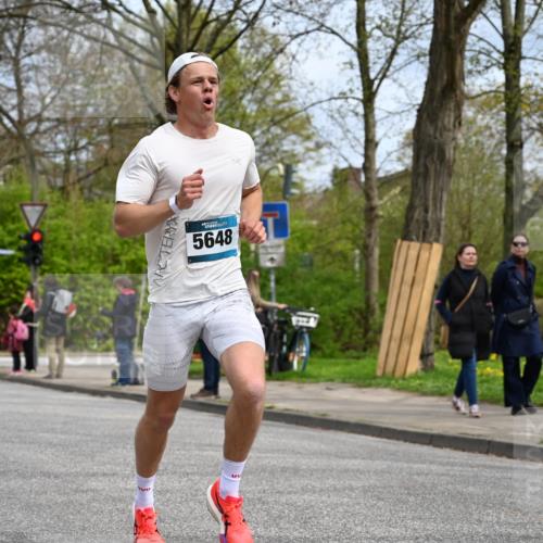 12.04.2026 - 45. Internationalen Wilhelmsburger Insellauf J. Mangold http://msf.ph/oto/9507785 12.04.2026 12:48:50 Ziel 4893, 3947, 5648, 4876, 4876, 2378, 5625, 5711, 5566, 3816 meine-sportfotos.de