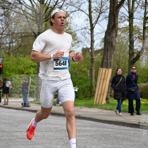 12.04.2026 - 45. Internationalen Wilhelmsburger Insellauf J. Mangold http://msf.ph/oto/9507786 12.04.2026 12:48:50 Ziel 4893, 3947, 5648, 4876, 4876, 2378, 5625, 5711, 5566, 3816 meine-sportfotos.de