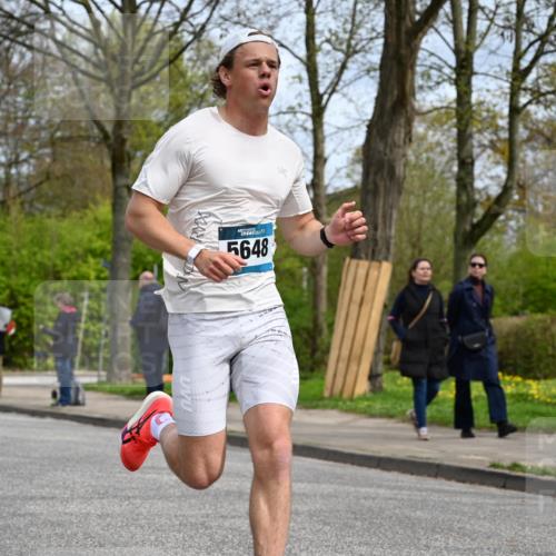 12.04.2026 - 45. Internationalen Wilhelmsburger Insellauf J. Mangold http://msf.ph/oto/9507787 12.04.2026 12:48:50 Ziel 4893, 3947, 5648, 4876, 4876, 2378, 5625, 5711, 5566, 3816 meine-sportfotos.de