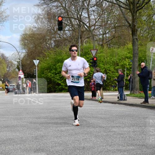 12.04.2026 - 45. Internationalen Wilhelmsburger Insellauf J. Mangold http://msf.ph/oto/9507794 12.04.2026 12:49:02 Ziel 4876, 2378, 5625, 5711, 5566, 3816, 5335, 3612, 2403, 5793 meine-sportfotos.de