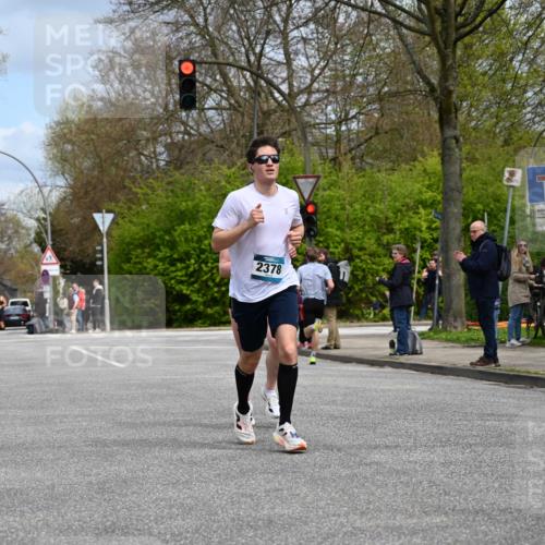 12.04.2026 - 45. Internationalen Wilhelmsburger Insellauf J. Mangold http://msf.ph/oto/9507796 12.04.2026 12:49:03 Ziel 4876, 2378, 5625, 5711, 5566, 3816, 5335, 5335, 3612, 2403, 5793 meine-sportfotos.de