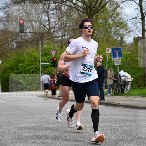 12.04.2026 - 45. Internationalen Wilhelmsburger Insellauf J. Mangold http://msf.ph/oto/9507805 12.04.2026 12:49:03 Ziel 4876, 2378, 5625, 5711, 5566, 3816, 5335, 5335, 3612, 2403, 5793 meine-sportfotos.de