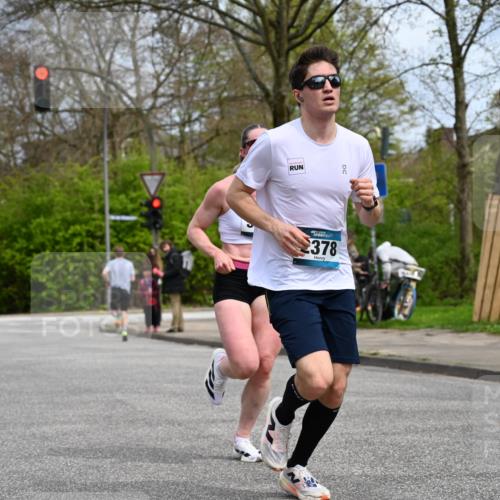 12.04.2026 - 45. Internationalen Wilhelmsburger Insellauf J. Mangold http://msf.ph/oto/9507807 12.04.2026 12:49:04 Ziel 4876, 2378, 5625, 5711, 5711, 5566, 3816, 5335, 3612, 2403, 3612, 2403, 5793 meine-sportfotos.de