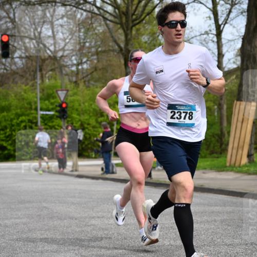 12.04.2026 - 45. Internationalen Wilhelmsburger Insellauf J. Mangold http://msf.ph/oto/9507809 12.04.2026 12:49:04 Ziel 4876, 2378, 5625, 5711, 5711, 5566, 3816, 5335, 3612, 2403, 3612, 2403, 5793 meine-sportfotos.de