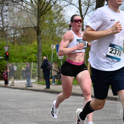 12.04.2026 - 45. Internationalen Wilhelmsburger Insellauf J. Mangold http://msf.ph/oto/9507813 12.04.2026 12:49:04 Ziel 4876, 2378, 5625, 5711, 5711, 5566, 3816, 5335, 3612, 2403, 3612, 2403, 5793 meine-sportfotos.de