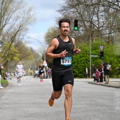 12.04.2026 - 45. Internationalen Wilhelmsburger Insellauf J. Mangold http://msf.ph/oto/9507818 12.04.2026 12:49:15 Ziel 4876, 2378, 5625, 5711, 5566, 3816, 5335, 5335, 3612, 2403, 5793 meine-sportfotos.de