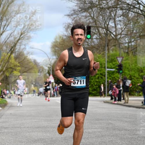 12.04.2026 - 45. Internationalen Wilhelmsburger Insellauf J. Mangold http://msf.ph/oto/9507819 12.04.2026 12:49:15 Ziel 4876, 2378, 5625, 5711, 5566, 3816, 5335, 5335, 3612, 2403, 5793 meine-sportfotos.de