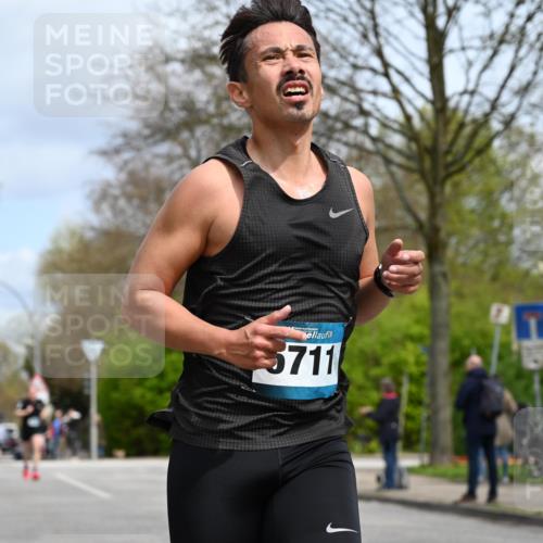 12.04.2026 - 45. Internationalen Wilhelmsburger Insellauf J. Mangold http://msf.ph/oto/9507826 12.04.2026 12:49:15 Ziel 4876, 2378, 5625, 5711, 5566, 3816, 5335, 5335, 3612, 2403, 5793 meine-sportfotos.de