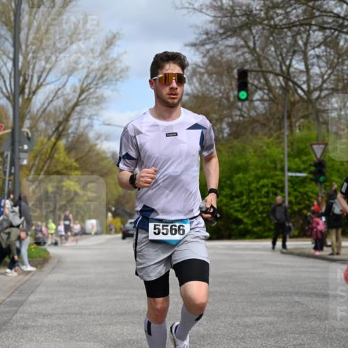 12.04.2026 - 45. Internationalen Wilhelmsburger Insellauf J. Mangold http://msf.ph/oto/9507834 12.04.2026 12:49:20 Ziel 5711, 5566, 3816, 5335, 3612, 2403, 5793, 5793, 5527, 4505, 5146 meine-sportfotos.de