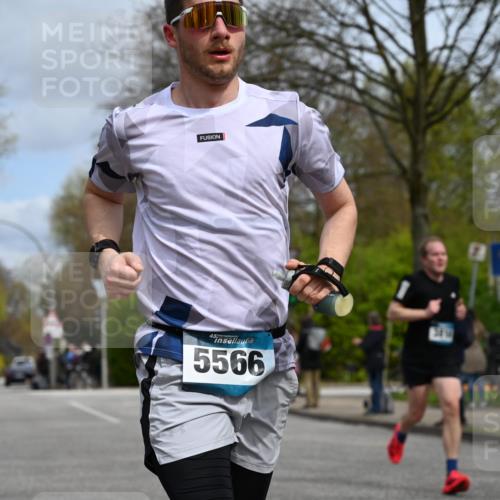 12.04.2026 - 45. Internationalen Wilhelmsburger Insellauf J. Mangold http://msf.ph/oto/9507840 12.04.2026 12:49:20 Ziel 5711, 5566, 3816, 5335, 3612, 2403, 5793, 5793, 5527, 4505, 5146 meine-sportfotos.de