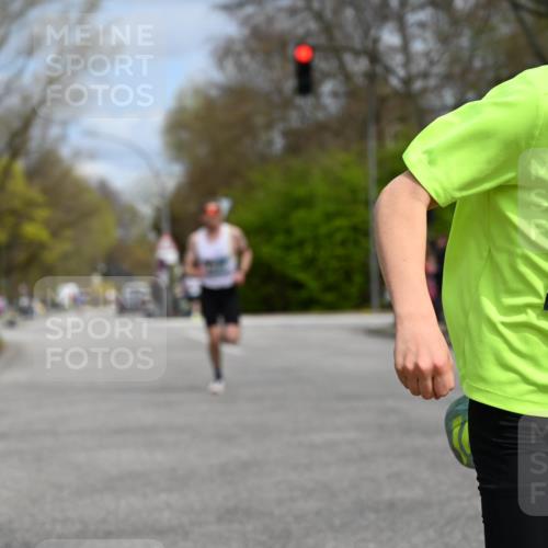 12.04.2026 - 45. Internationalen Wilhelmsburger Insellauf J. Mangold http://msf.ph/oto/9507881 12.04.2026 12:49:31 Ziel 5566, 3816, 5335, 3612, 2403, 5793, 5527, 4505, 4505, 5146, 5280 meine-sportfotos.de
