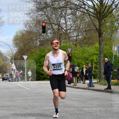 12.04.2026 - 45. Internationalen Wilhelmsburger Insellauf J. Mangold http://msf.ph/oto/9507894 12.04.2026 12:49:33 Ziel 5566, 3816, 5335, 3612, 2403, 5793, 5527, 4505, 5146, 5280, 5483 meine-sportfotos.de