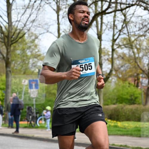 12.04.2026 - 45. Internationalen Wilhelmsburger Insellauf J. Mangold http://msf.ph/oto/9507939 12.04.2026 12:49:57 Ziel 5527, 4505, 5146, 5280, 5483, 2734, 5601, 5659, 5678 meine-sportfotos.de