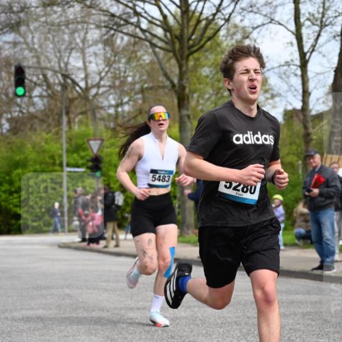 12.04.2026 - 45. Internationalen Wilhelmsburger Insellauf J. Mangold http://msf.ph/oto/9507958 12.04.2026 12:50:06 Ziel 5527, 4505, 5146, 5280, 5483, 2734, 5601, 5659, 5678 meine-sportfotos.de
