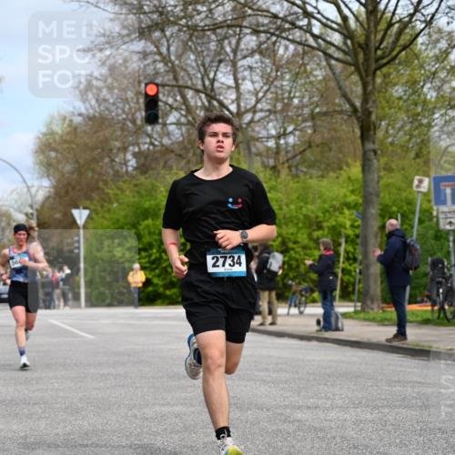 12.04.2026 - 45. Internationalen Wilhelmsburger Insellauf J. Mangold http://msf.ph/oto/9507977 12.04.2026 12:50:13 Ziel 5280, 5483, 2734, 5601, 5659, 5678, 5678, 5530, 5825 meine-sportfotos.de