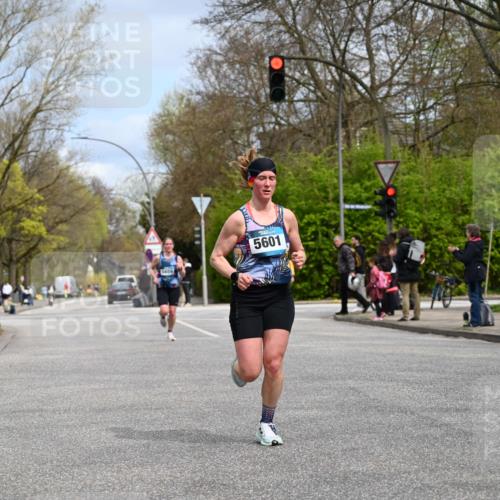 12.04.2026 - 45. Internationalen Wilhelmsburger Insellauf J. Mangold http://msf.ph/oto/9507988 12.04.2026 12:50:15 Ziel 5280, 5483, 2734, 5601, 5659, 5678, 5530, 5825, 5411 meine-sportfotos.de