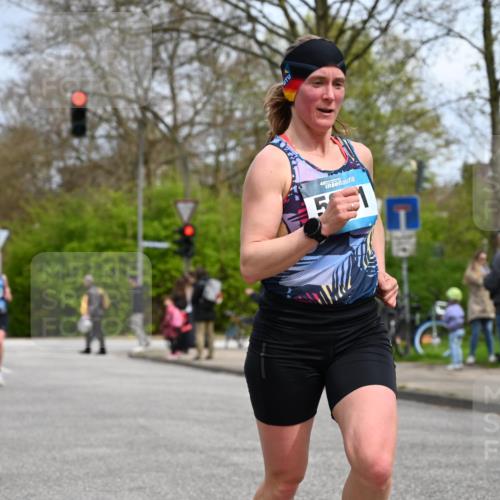 12.04.2026 - 45. Internationalen Wilhelmsburger Insellauf J. Mangold http://msf.ph/oto/9508001 12.04.2026 12:50:16 Ziel 5280, 5483, 2734, 5601, 5659, 5678, 5530, 5825, 5411 meine-sportfotos.de