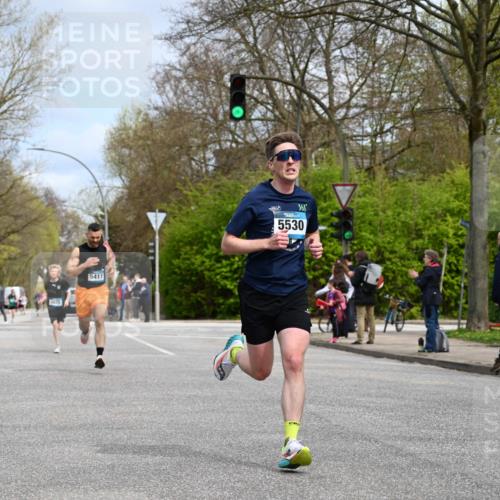 12.04.2026 - 45. Internationalen Wilhelmsburger Insellauf J. Mangold http://msf.ph/oto/9508034 12.04.2026 12:50:49 Ziel 5530, 5825, 5411, 4282, 3982, 3925, 3925, 5595, 2959 meine-sportfotos.de