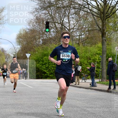 12.04.2026 - 45. Internationalen Wilhelmsburger Insellauf J. Mangold http://msf.ph/oto/9508036 12.04.2026 12:50:50 Ziel 5530, 5825, 5411, 4282, 3982, 3925, 5595, 2959 meine-sportfotos.de