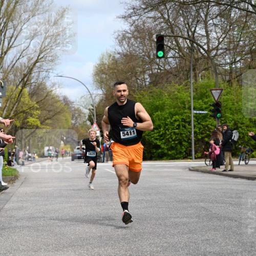 12.04.2026 - 45. Internationalen Wilhelmsburger Insellauf J. Mangold http://msf.ph/oto/9508045 12.04.2026 12:50:51 Ziel 5530, 5825, 5411, 4282, 3982, 3925, 5595, 2959, 5860 meine-sportfotos.de