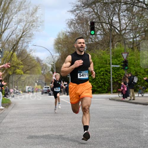 12.04.2026 - 45. Internationalen Wilhelmsburger Insellauf J. Mangold http://msf.ph/oto/9508049 12.04.2026 12:50:51 Ziel 5530, 5825, 5411, 4282, 3982, 3925, 5595, 2959, 5860 meine-sportfotos.de