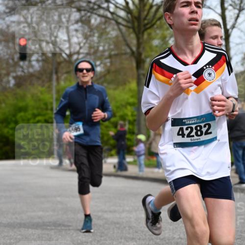 12.04.2026 - 45. Internationalen Wilhelmsburger Insellauf J. Mangold http://msf.ph/oto/9508109 12.04.2026 12:51:14 Ziel 4282, 3982, 3925, 5595, 2959, 5860, 4110, 5307, 5809, 5326, 2787, 5627 meine-sportfotos.de