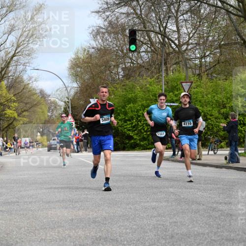12.04.2026 - 45. Internationalen Wilhelmsburger Insellauf J. Mangold http://msf.ph/oto/9508134 12.04.2026 12:51:36 Ziel 2959, 5860, 4110, 5307, 5809, 5326, 2787, 5627, 5627, 5493, 4560, 2779, 3903, 5479, 5797, 4529, 5758, 2033 meine-sportfotos.de