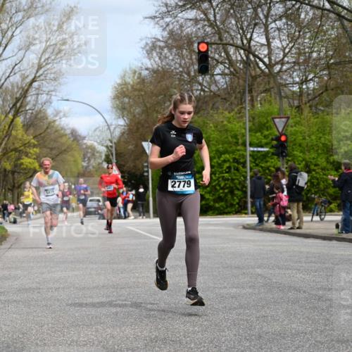 12.04.2026 - 45. Internationalen Wilhelmsburger Insellauf J. Mangold http://msf.ph/oto/9508183 12.04.2026 12:51:48 Ziel 5809, 5326, 2787, 5627, 5493, 4560, 2779, 3903, 5479, 5797, 4529, 5758, 2033, 2033, 4571, 2414 meine-sportfotos.de