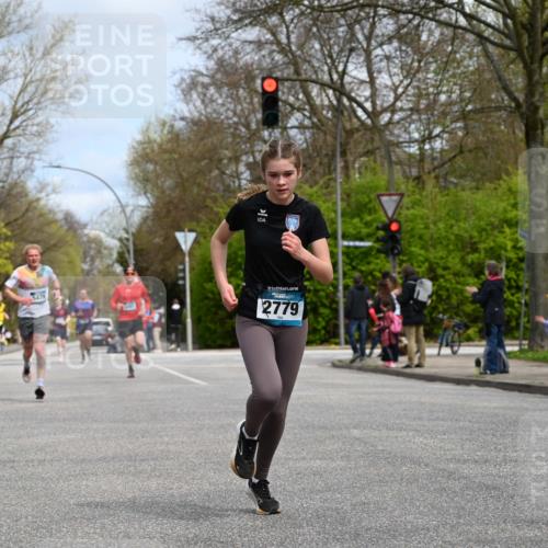 12.04.2026 - 45. Internationalen Wilhelmsburger Insellauf J. Mangold http://msf.ph/oto/9508186 12.04.2026 12:51:48 Ziel 5809, 5326, 2787, 5627, 5493, 4560, 2779, 3903, 5479, 5797, 4529, 5758, 2033, 2033, 4571, 2414 meine-sportfotos.de
