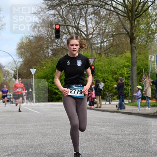 12.04.2026 - 45. Internationalen Wilhelmsburger Insellauf J. Mangold http://msf.ph/oto/9508189 12.04.2026 12:51:48 Ziel 5809, 5326, 2787, 5627, 5493, 4560, 2779, 3903, 5479, 5797, 4529, 5758, 2033, 2033, 4571, 2414 meine-sportfotos.de