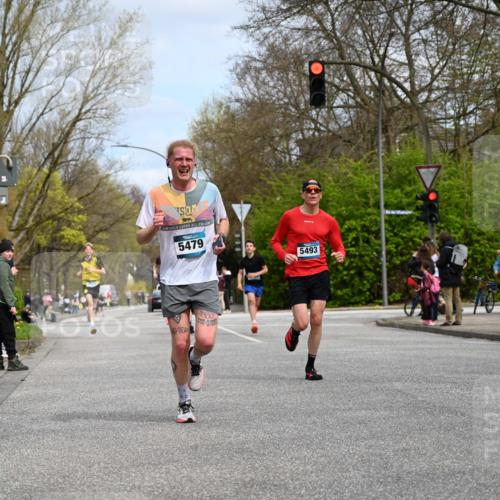 12.04.2026 - 45. Internationalen Wilhelmsburger Insellauf J. Mangold http://msf.ph/oto/9508205 12.04.2026 12:51:51 Ziel 5809, 5326, 2787, 5627, 5493, 4560, 2779, 3903, 5479, 5797, 4529, 5758, 2033, 4571, 2414, 4609 meine-sportfotos.de