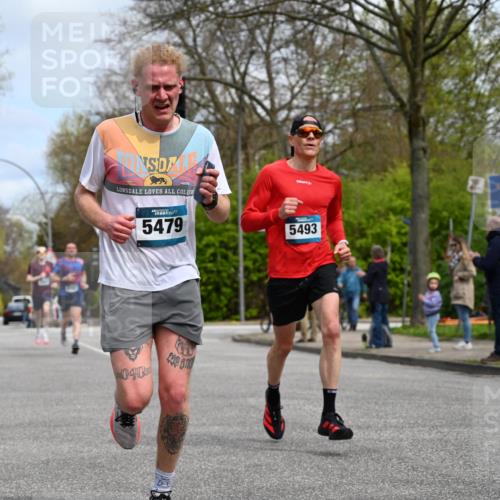 12.04.2026 - 45. Internationalen Wilhelmsburger Insellauf J. Mangold http://msf.ph/oto/9508218 12.04.2026 12:51:52 Ziel 5809, 5326, 2787, 5627, 5493, 4560, 2779, 3903, 5479, 5797, 4529, 4529, 5758, 2033, 4571, 2414, 4609 meine-sportfotos.de