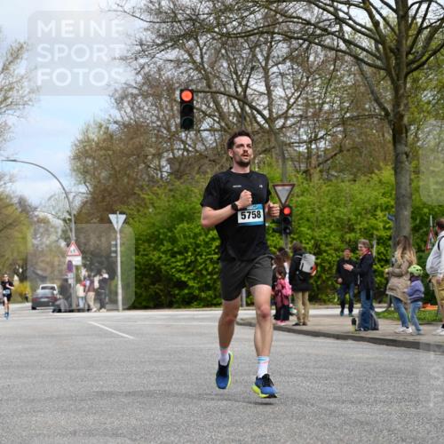 12.04.2026 - 45. Internationalen Wilhelmsburger Insellauf J. Mangold http://msf.ph/oto/9508237 12.04.2026 12:52:04 Ziel 5493, 4560, 2779, 3903, 5479, 5797, 4529, 5758, 2033, 4571, 2414, 4609, 5779, 4346 meine-sportfotos.de