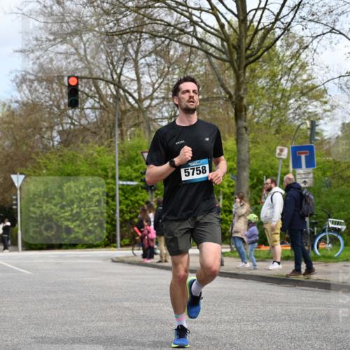 12.04.2026 - 45. Internationalen Wilhelmsburger Insellauf J. Mangold http://msf.ph/oto/9508244 12.04.2026 12:52:05 Ziel 2779, 3903, 5479, 5797, 4529, 5758, 2033, 4571, 2414, 4609, 5779, 4346 meine-sportfotos.de