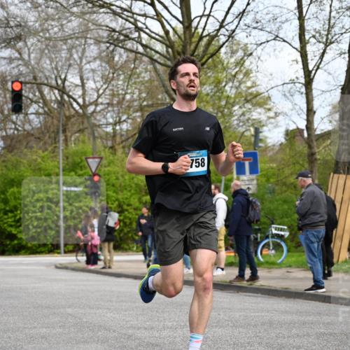 12.04.2026 - 45. Internationalen Wilhelmsburger Insellauf J. Mangold http://msf.ph/oto/9508247 12.04.2026 12:52:05 Ziel 2779, 3903, 5479, 5797, 4529, 5758, 2033, 4571, 2414, 4609, 5779, 4346 meine-sportfotos.de