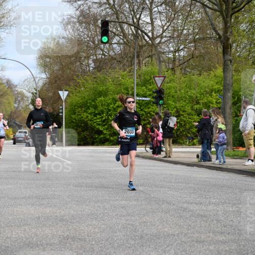 12.04.2026 - 45. Internationalen Wilhelmsburger Insellauf J. Mangold http://msf.ph/oto/9508257 12.04.2026 12:52:12 Ziel 5479, 5797, 4529, 5758, 2033, 4571, 2414, 4609, 5779, 4346, 4346 meine-sportfotos.de