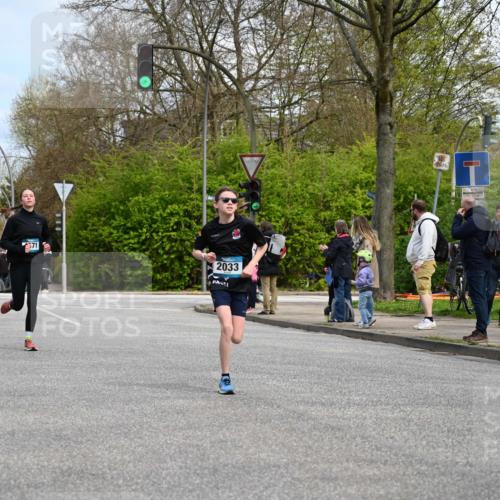 12.04.2026 - 45. Internationalen Wilhelmsburger Insellauf J. Mangold http://msf.ph/oto/9508261 12.04.2026 12:52:13 Ziel 5797, 4529, 5758, 2033, 4571, 2414, 4609, 4609, 5779, 4346 meine-sportfotos.de