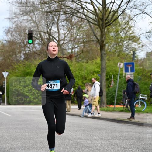 12.04.2026 - 45. Internationalen Wilhelmsburger Insellauf J. Mangold http://msf.ph/oto/9508284 12.04.2026 12:52:15 Ziel 4529, 5758, 2033, 4571, 2414, 4609, 5779, 4346 meine-sportfotos.de