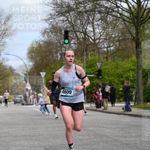 12.04.2026 - 45. Internationalen Wilhelmsburger Insellauf J. Mangold http://msf.ph/oto/9508306 12.04.2026 12:52:18 Ziel 5758, 2033, 4571, 2414, 4609, 5779, 4346, 5763 meine-sportfotos.de