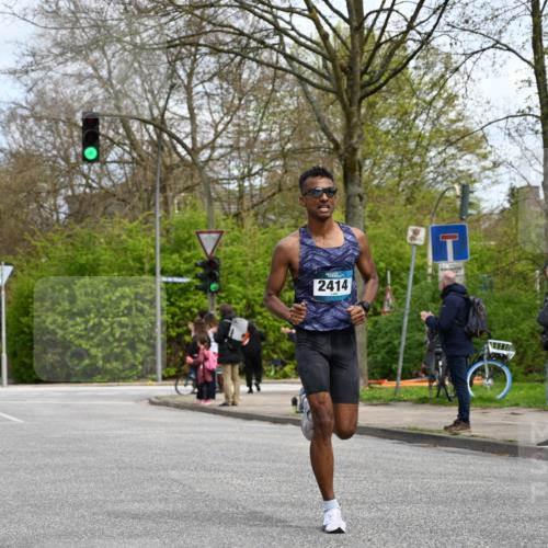 12.04.2026 - 45. Internationalen Wilhelmsburger Insellauf J. Mangold http://msf.ph/oto/9508321 12.04.2026 12:52:20 Ziel 5758, 2033, 4571, 2414, 4609, 5779, 5779, 4346, 5763, 2896 meine-sportfotos.de