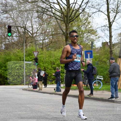 12.04.2026 - 45. Internationalen Wilhelmsburger Insellauf J. Mangold http://msf.ph/oto/9508323 12.04.2026 12:52:20 Ziel 5758, 2033, 4571, 2414, 4609, 5779, 5779, 4346, 5763, 2896 meine-sportfotos.de
