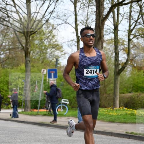 12.04.2026 - 45. Internationalen Wilhelmsburger Insellauf J. Mangold http://msf.ph/oto/9508328 12.04.2026 12:52:20 Ziel 5758, 2033, 4571, 2414, 4609, 5779, 5779, 4346, 5763, 2896 meine-sportfotos.de
