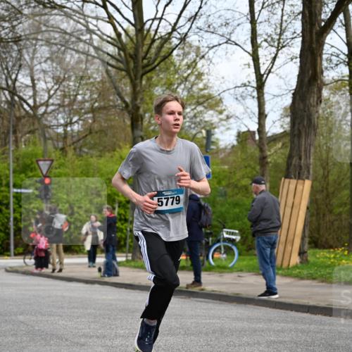 12.04.2026 - 45. Internationalen Wilhelmsburger Insellauf J. Mangold http://msf.ph/oto/9508342 12.04.2026 12:52:28 Ziel 2414, 4609, 5779, 4346, 5763, 2896, 5621, 4879, 4891, 5127, 2218 meine-sportfotos.de