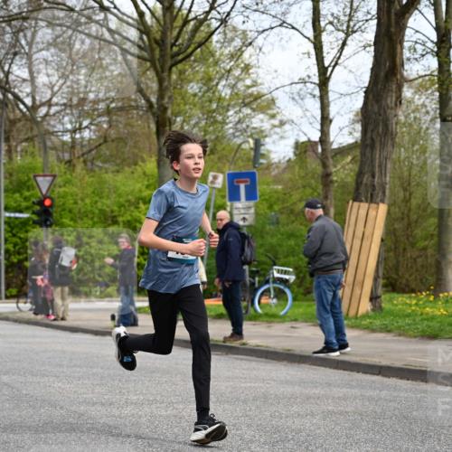 12.04.2026 - 45. Internationalen Wilhelmsburger Insellauf J. Mangold http://msf.ph/oto/9508356 12.04.2026 12:52:36 Ziel 4609, 5779, 4346, 5763, 2896, 5621, 4879, 4891, 5127, 5127, 2218, 4183, 3749, 3160 meine-sportfotos.de